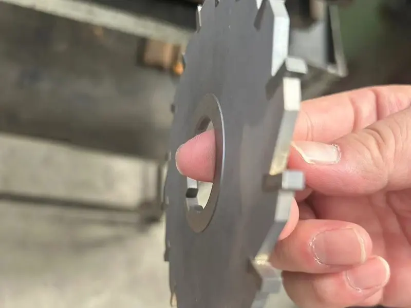 Triple-Blade (3-Flute) End Mill